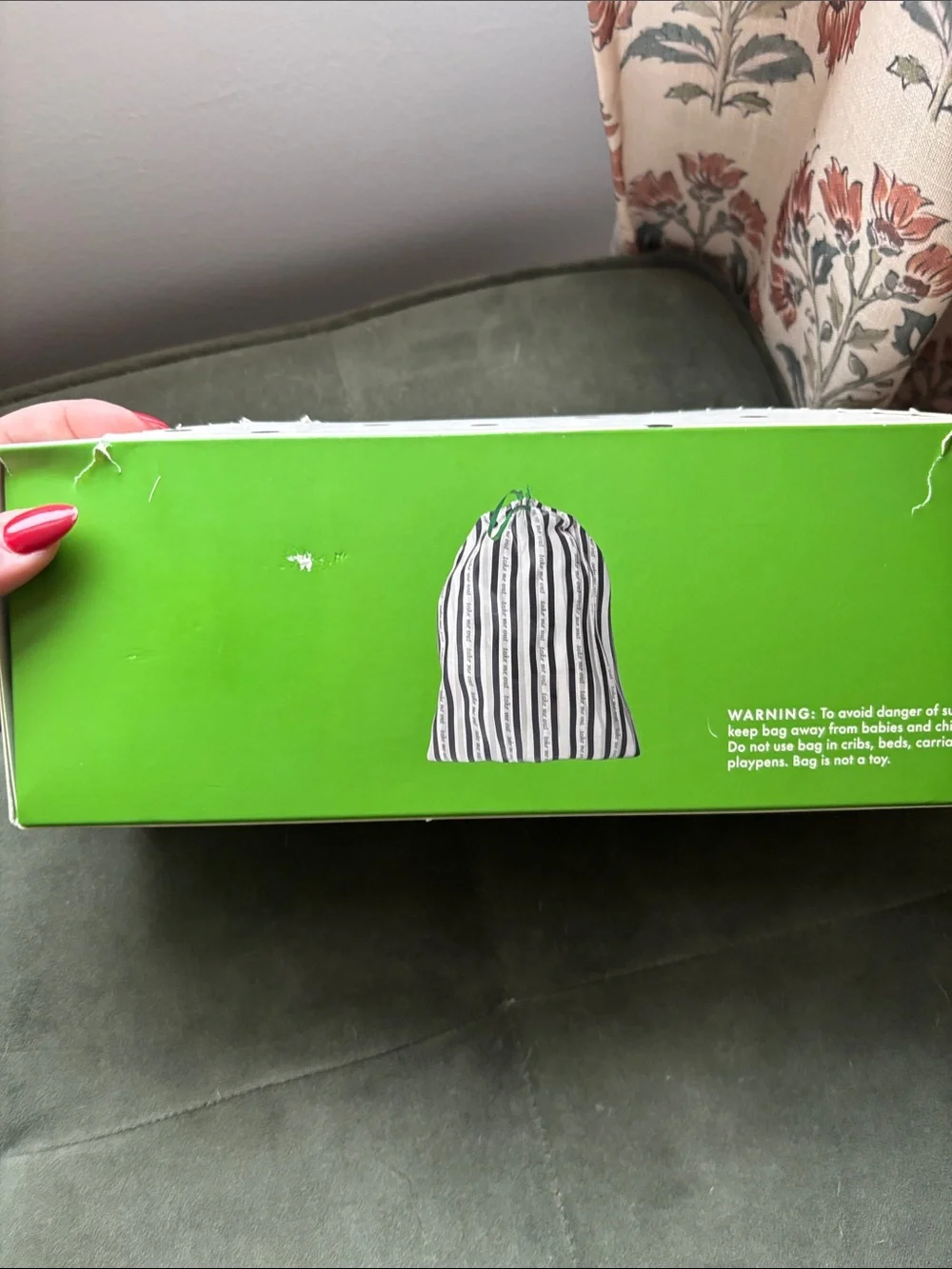 kate spade Balloon & Garland Party Kit in Green, Black, White & Gold